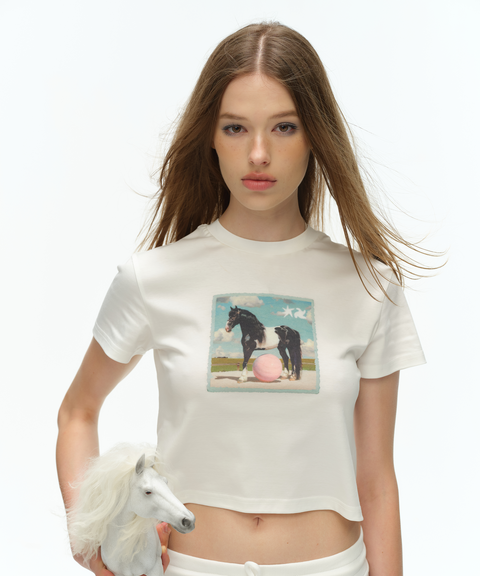 Kurz geschnittenes T-Shirt mit Pferd Nr. 015-Aufdruck